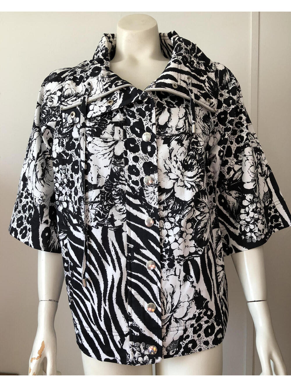 Just B Exotic Roses New Womens Large Jacket Black White Zipper Snaps Half Sleeve